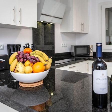 Puerto Banús Finest 2-BDRM apt - 50 metres to Beach Marbella Exterior foto